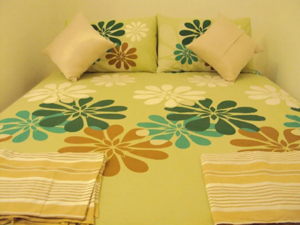 Mazz Homestay Negombo Bed & Breakfast